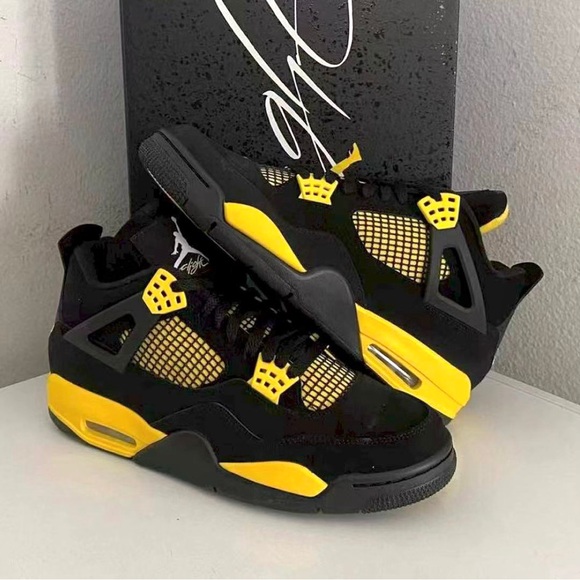 Air Jordan 4 Retro Yellow Thunder -Men’s Black/Yellow Classic Sneakers - Picture 3 of 5